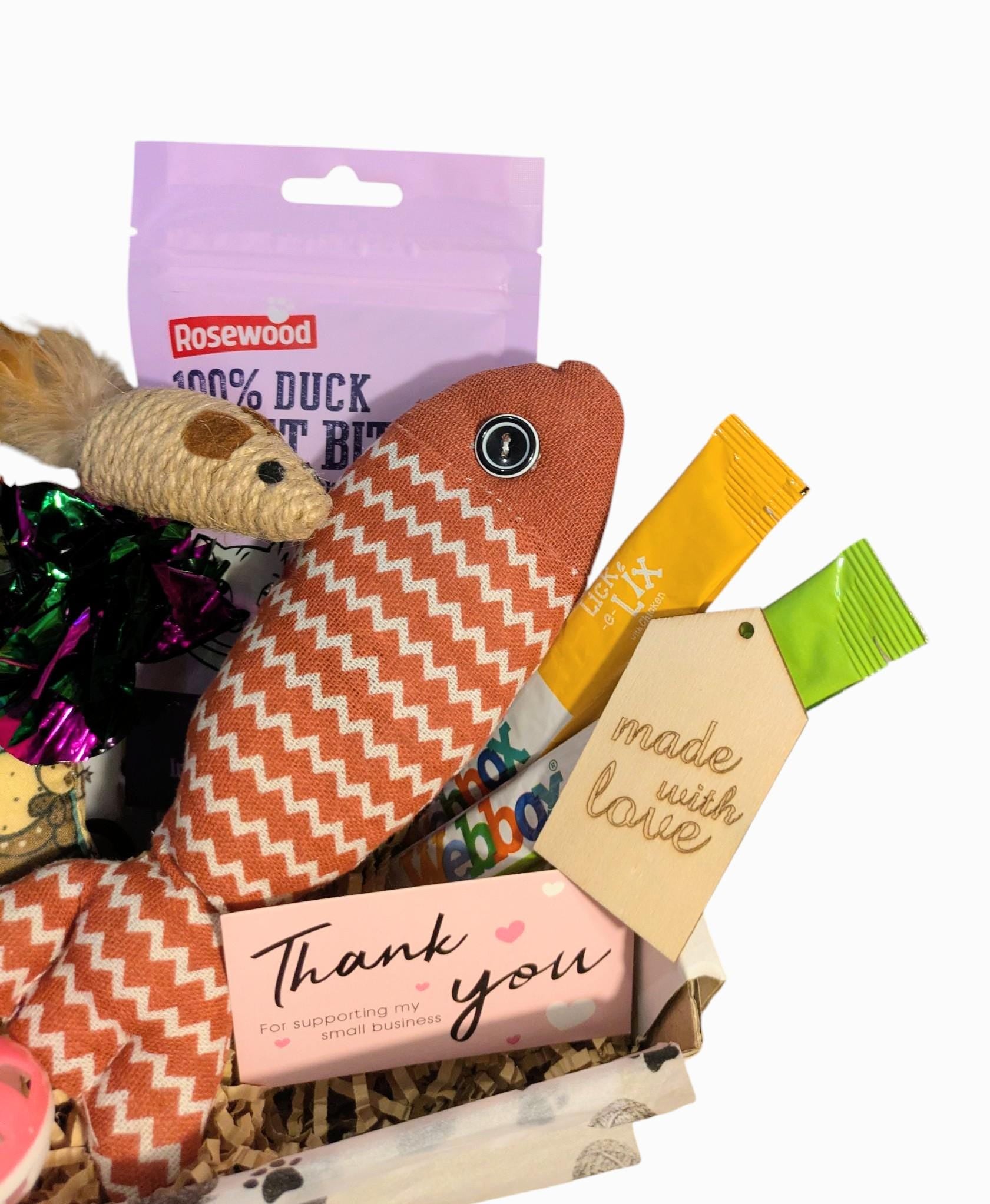 Cat toy set with grain-free cat treats